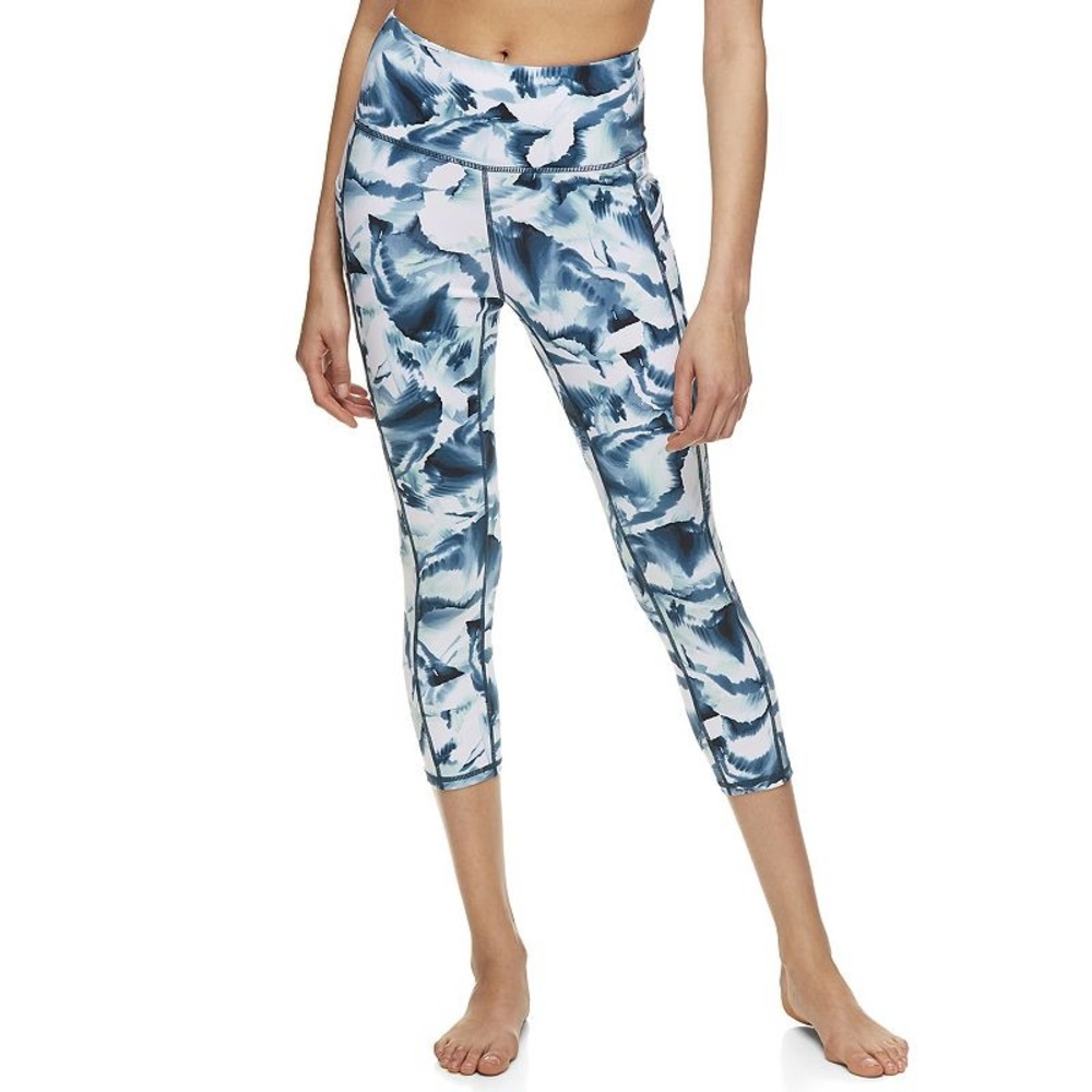 NWOT GAIAM Women’s Medium Blue and White Patterned Capri Leggings